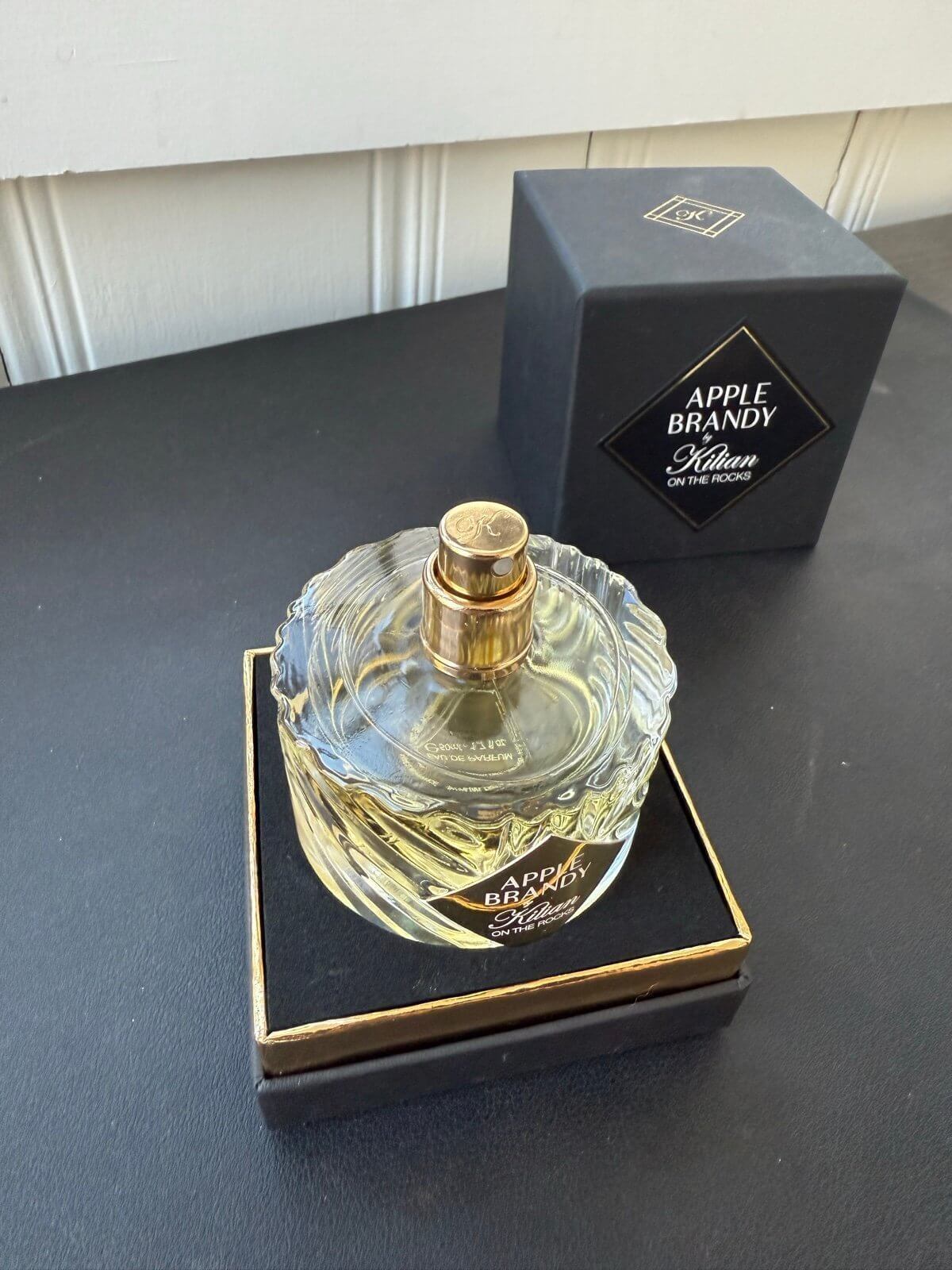 Discover Kilian Apple Brandy On The Rocks EDP 1.7oz (FOS1239) - Premium Quality Fragrances | Fall,Kilian,Niche,Rare Finds,Seasonal,Sweet & Boozy,Unisex,Winter by Feelings of Scent