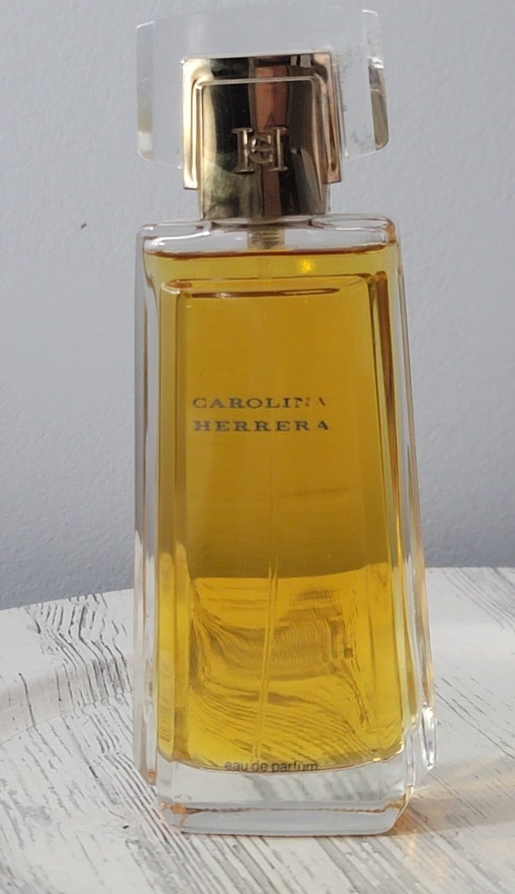 Discover Carolina Herrera for Women Signature Perfume 3.4oz edp Full (FOS1078) - Premium Quality Fragrances | All Seasons,Best Seller,Carolina Herrera,Designer,Floral & Classic,Seasonal,Women by Feelings of Scent