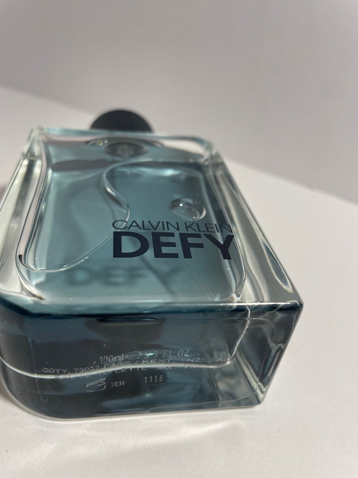 Discover Calvin Klein Defy EDT Spray 100ml Men's Perfume. Genuine! Batch code:1116. (FOS1072) - Premium Quality Fragrances | Calvin Klein,Designer,Fragrance,Highly Rated,Man,Seasonal,Spring,Summer,Woody & Earthy by Feelings of Scent