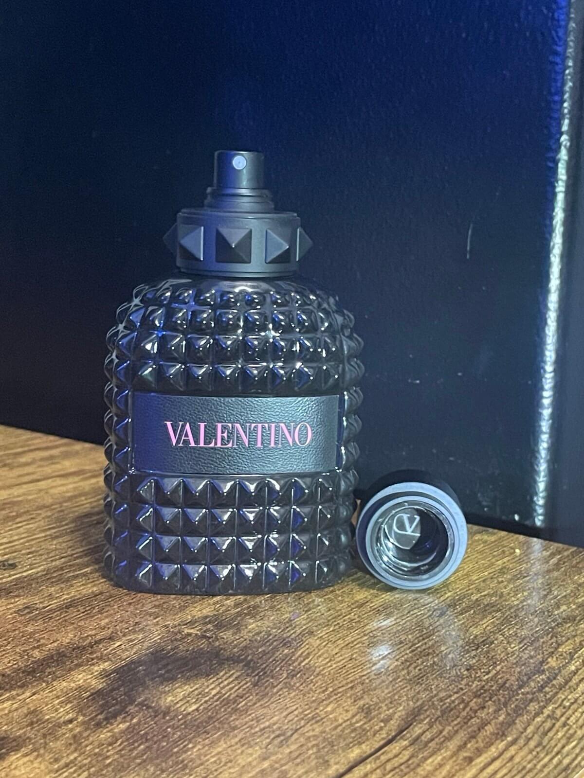 Discover Valentino Born in Roma Eau de Toilette for Men 50ml/1.7oz without a box. (FOS1462) - Premium Quality Fragrances | Designer,Fall,Fragrance,Highly Rated,Man,Seasonal,Valentino,Winter,Woody & Earthy by Feelings of Scent