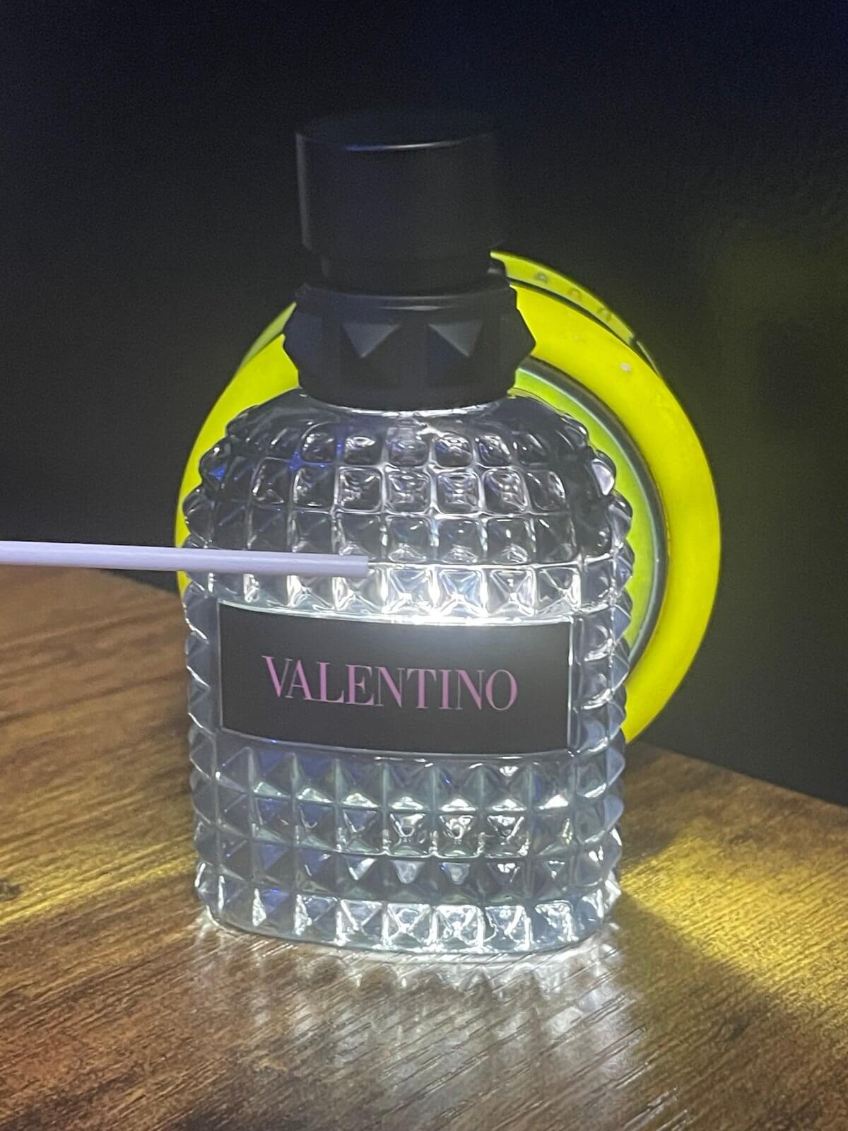 Discover Valentino Born in Roma Eau de Toilette for Men 50ml/1.7oz without a box. (FOS1462) - Premium Quality Fragrances | Designer,Fall,Fragrance,Highly Rated,Man,Seasonal,Valentino,Winter,Woody & Earthy by Feelings of Scent