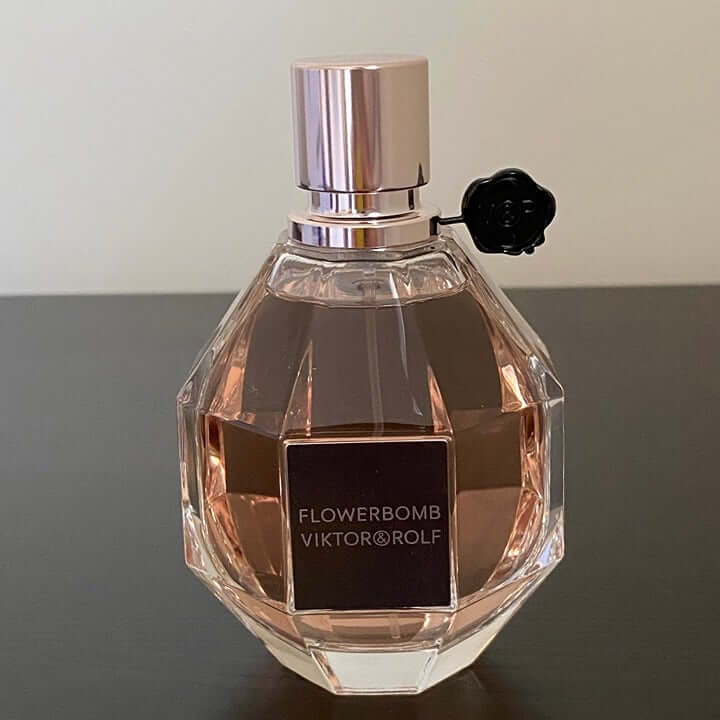 Discover Viktor & Rolf Flowerbomb EDP perfume (FOS1481) - Premium Quality Fragrances | Floral,Flowerbomb,Luxury,Oriental,Viktor & Rolf,Women by Feelings of Scent