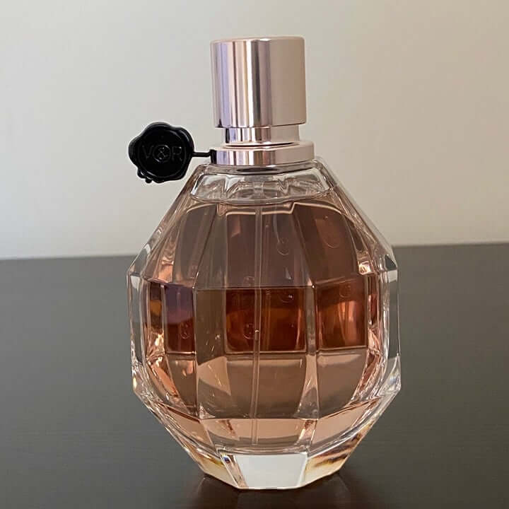 Discover Viktor & Rolf Flowerbomb EDP perfume (FOS1481) - Premium Quality Fragrances | Floral,Flowerbomb,Luxury,Oriental,Viktor & Rolf,Women by Feelings of Scent