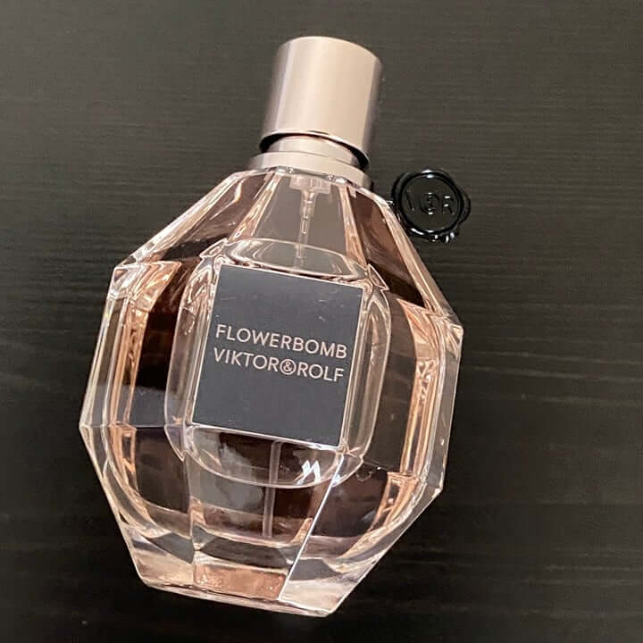 Discover Viktor & Rolf Flowerbomb EDP perfume (FOS1481) - Premium Quality Fragrances | Floral,Flowerbomb,Luxury,Oriental,Viktor & Rolf,Women by Feelings of Scent