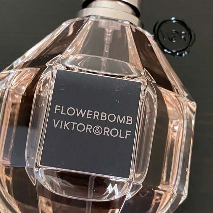 Discover Viktor & Rolf Flowerbomb EDP perfume (FOS1481) - Premium Quality Fragrances | Floral,Flowerbomb,Luxury,Oriental,Viktor & Rolf,Women by Feelings of Scent