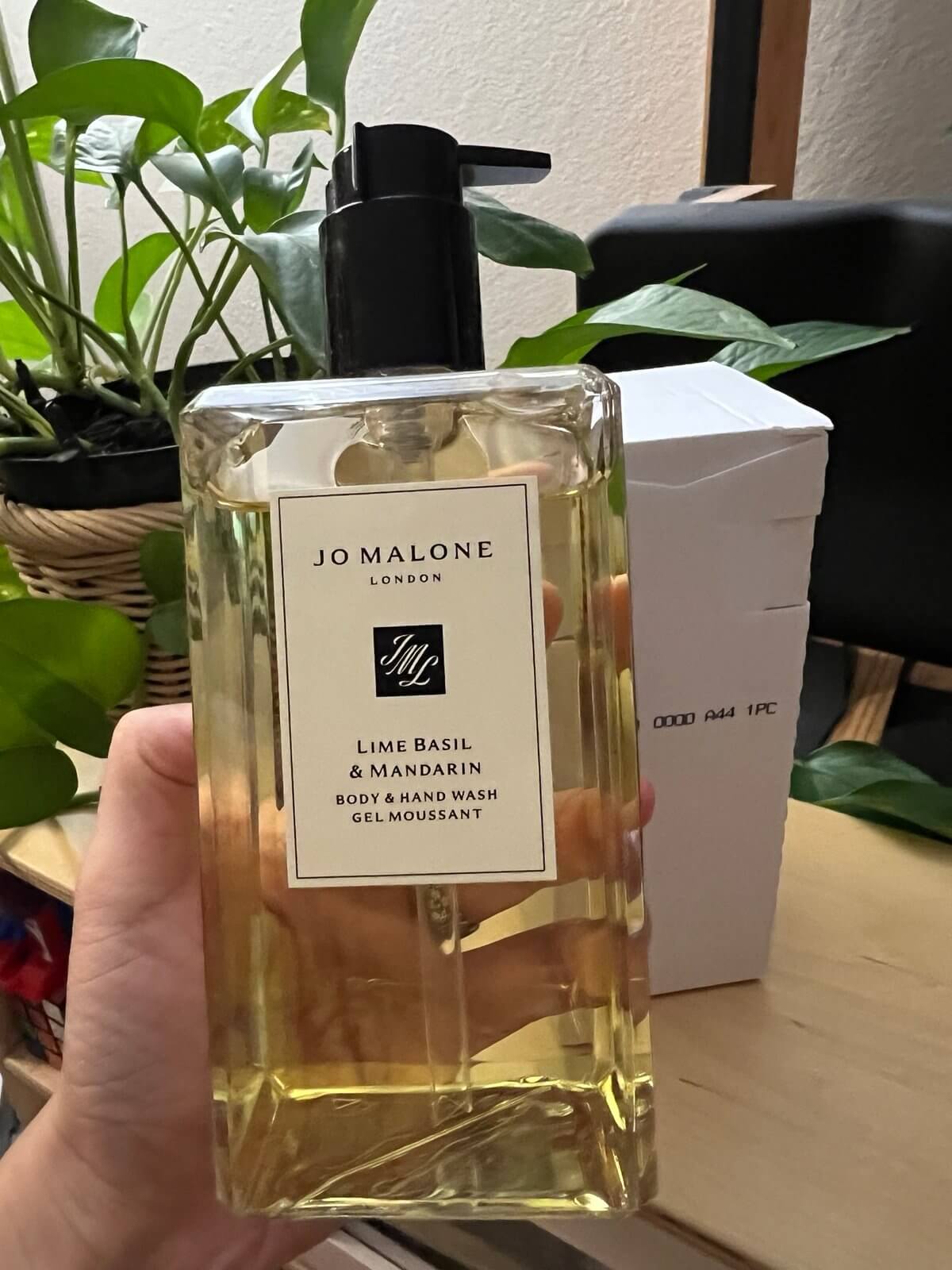 Discover New Jo Malone Lime Basil & Mandarin Body & Hand Wash 500ml (FOS1321) - Premium Quality Fragrances | Citrus & Fresh,Fragrance,Highly Rated,Jo Malone,Niche,Seasonal,Spring,Summer,Unisex by Feelings of Scent