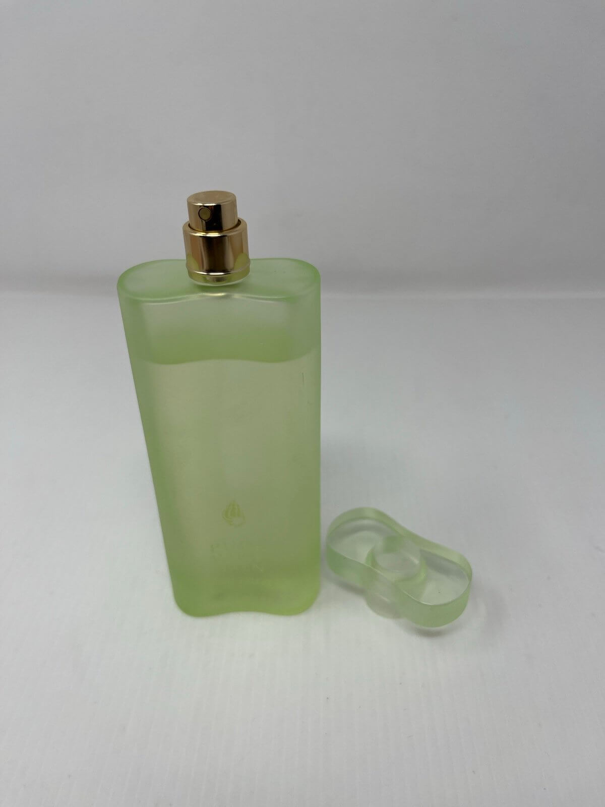 Discover Estée Lauder Pure White Linen LIGHT BREEZE 3.4 oz | 100 ml LARGE Bottle See Pics (FOS1171) - Premium Quality Fragrances | Best Seller,Citrus & Fresh,Designer,Estée Lauder,Fragrance,Seasonal,Spring,Summer,Women by Feelings of Scent