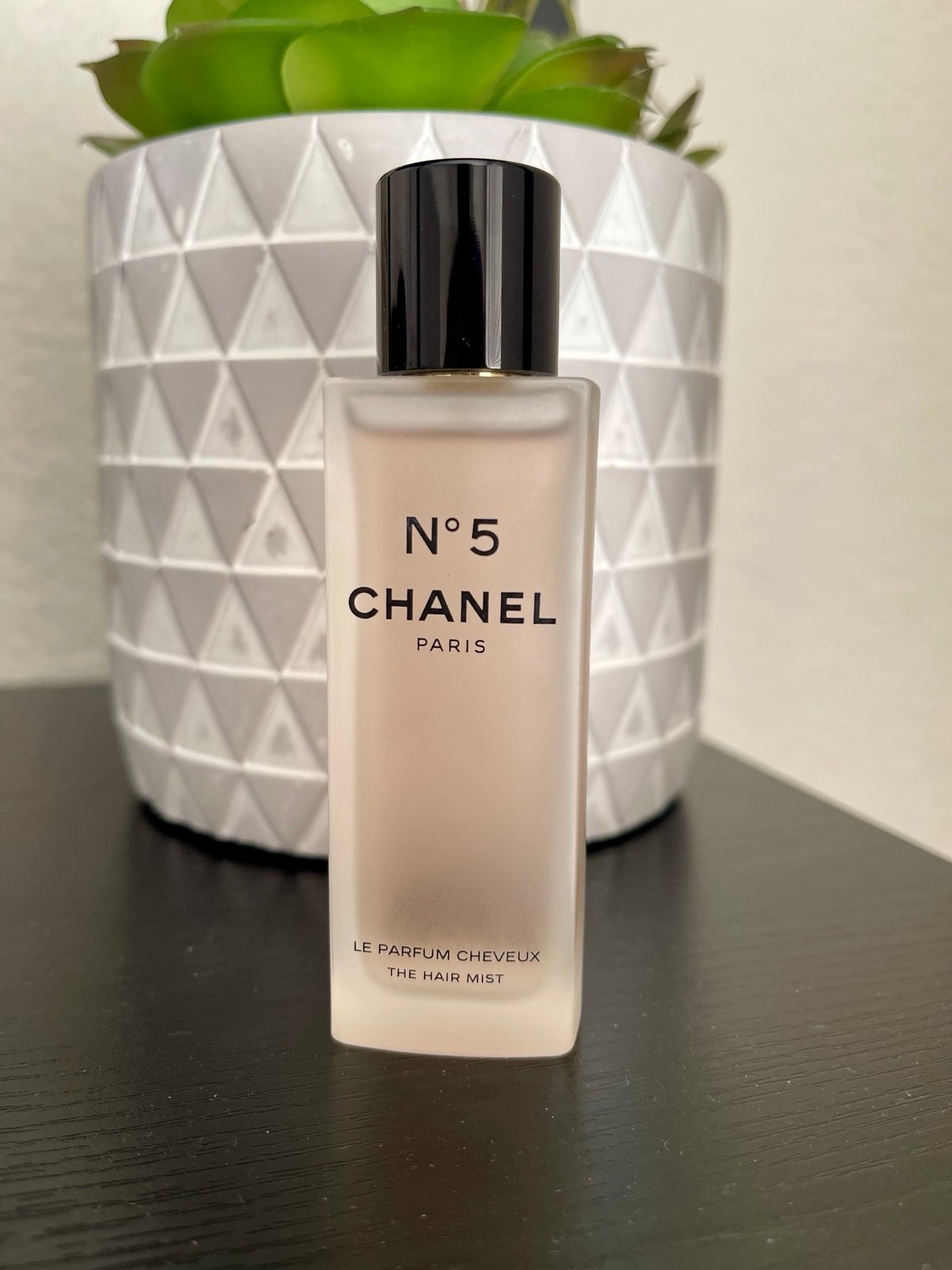 Discover Chanel No 5 le parfum cheveux Hair Mist 40 ml (FOS1096) - Premium Quality Fragrances | Chanel,Designer,Floral Notes,Fragrance,Highly Rated,Seasonal,Spring,Summer,Women by Feelings of Scent